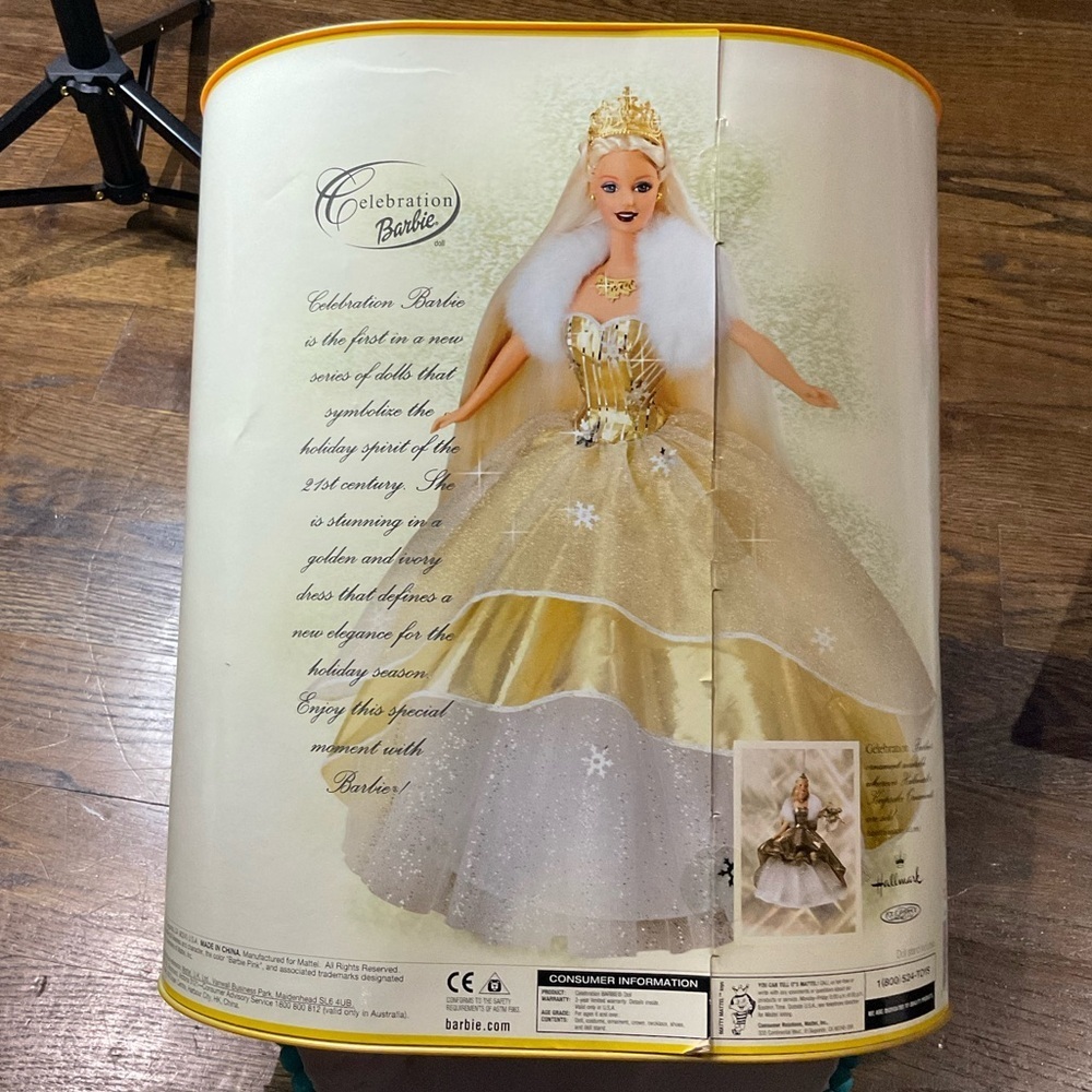 Vintage Special 2000 Edition Celebration Barbie in Gold and Silver - Picture 4 of 7